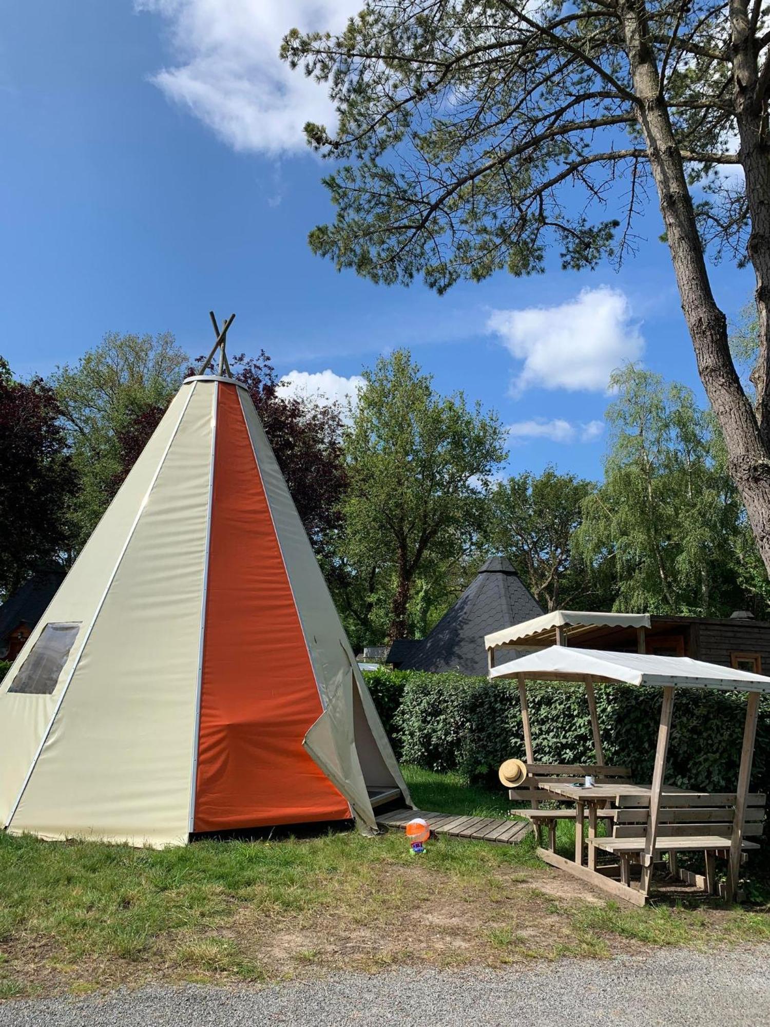 Camping De L'Etang Du Pays Blanc Guérande Exterior foto